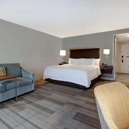 West Allis Hampton Inn & Suites Milwaukee West מראה חיצוני תמונה