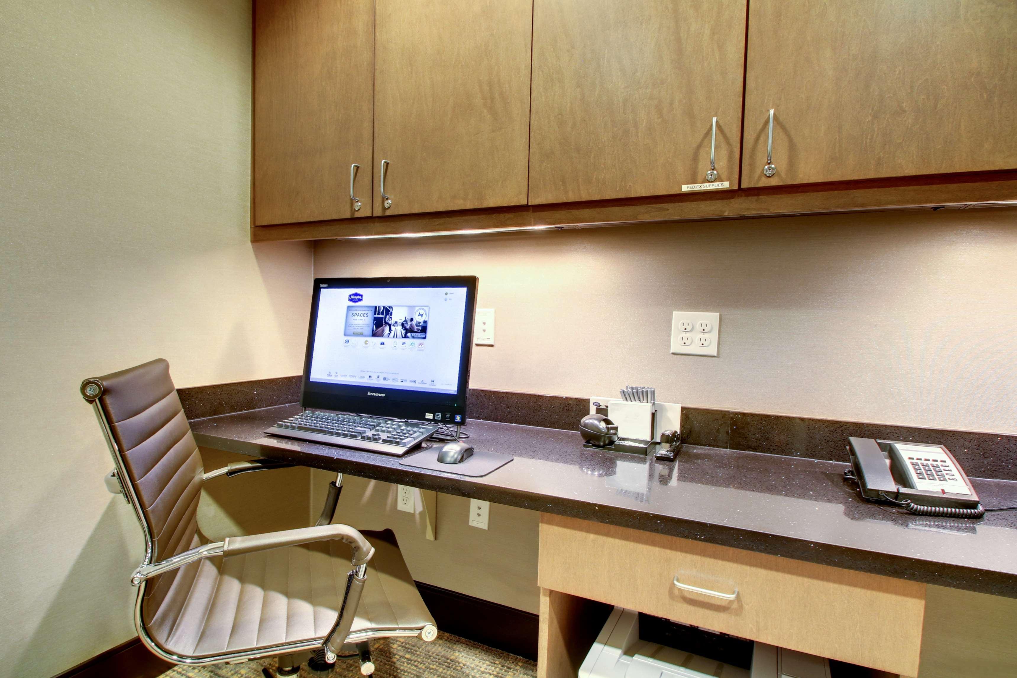 West Allis Hampton Inn & Suites Milwaukee West מראה חיצוני תמונה