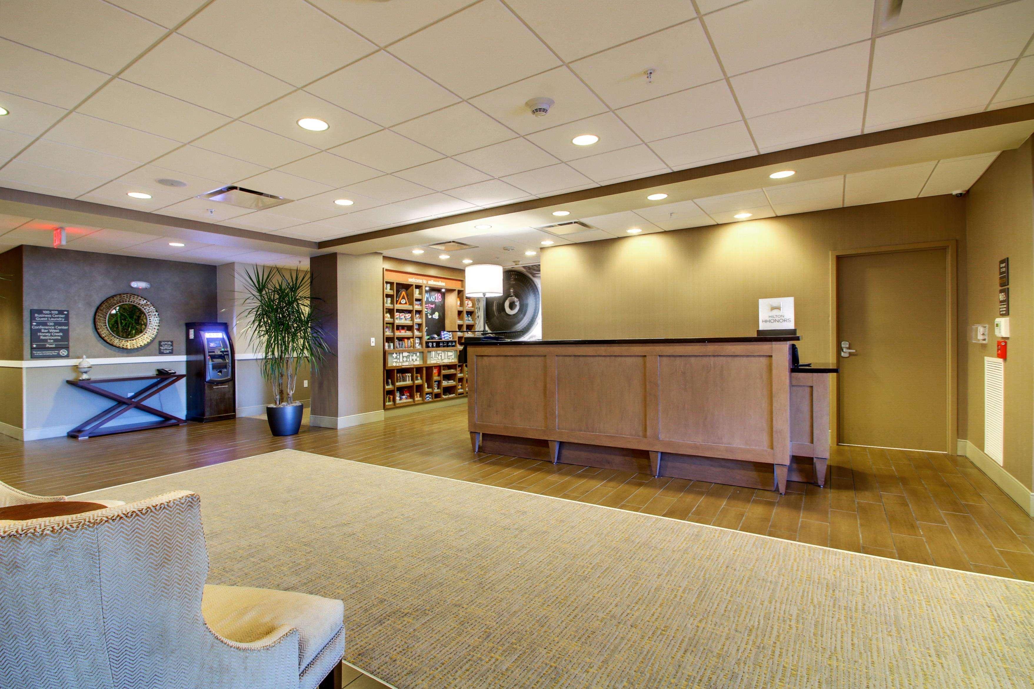 West Allis Hampton Inn & Suites Milwaukee West מראה חיצוני תמונה