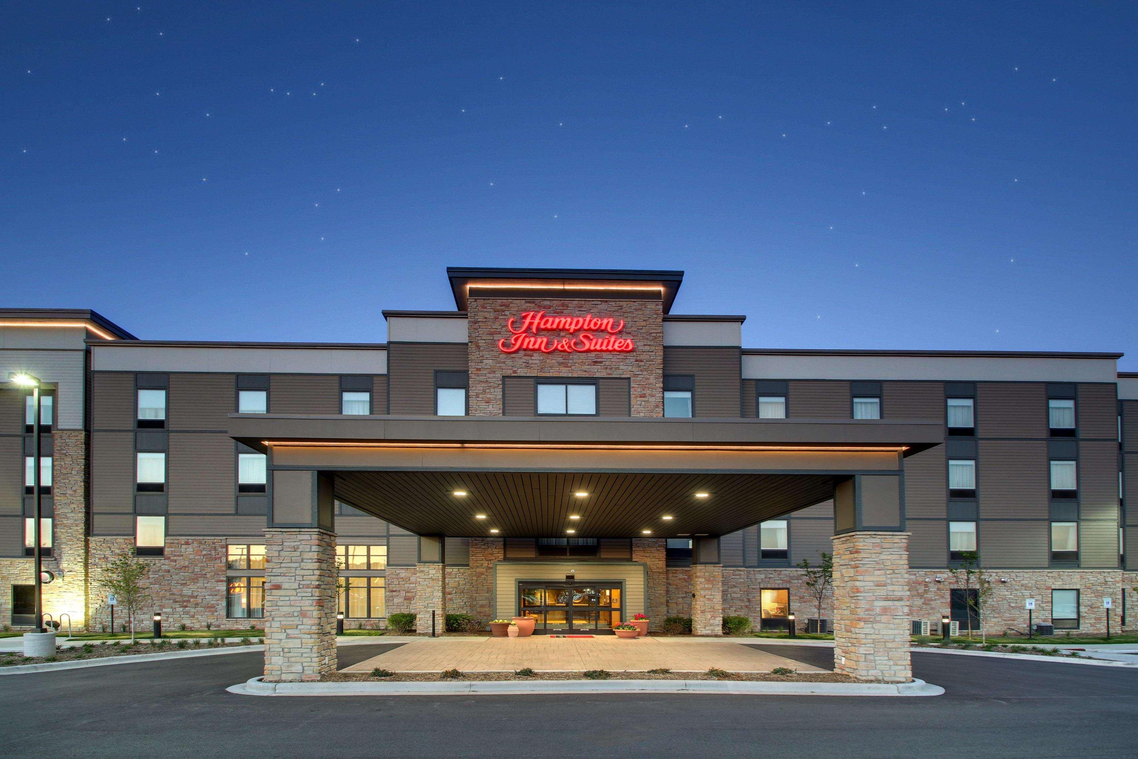 West Allis Hampton Inn & Suites Milwaukee West מראה חיצוני תמונה
