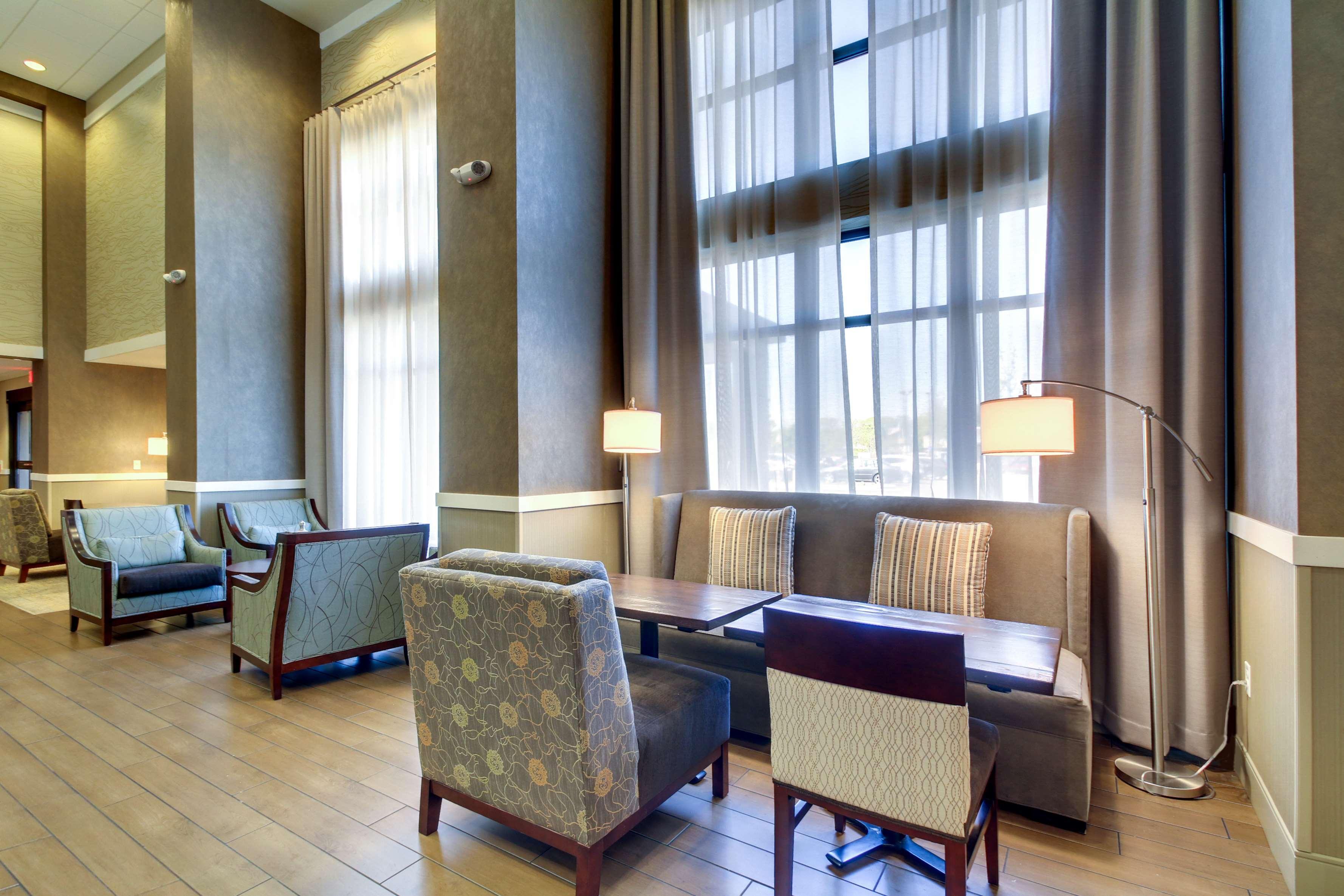 West Allis Hampton Inn & Suites Milwaukee West מראה חיצוני תמונה