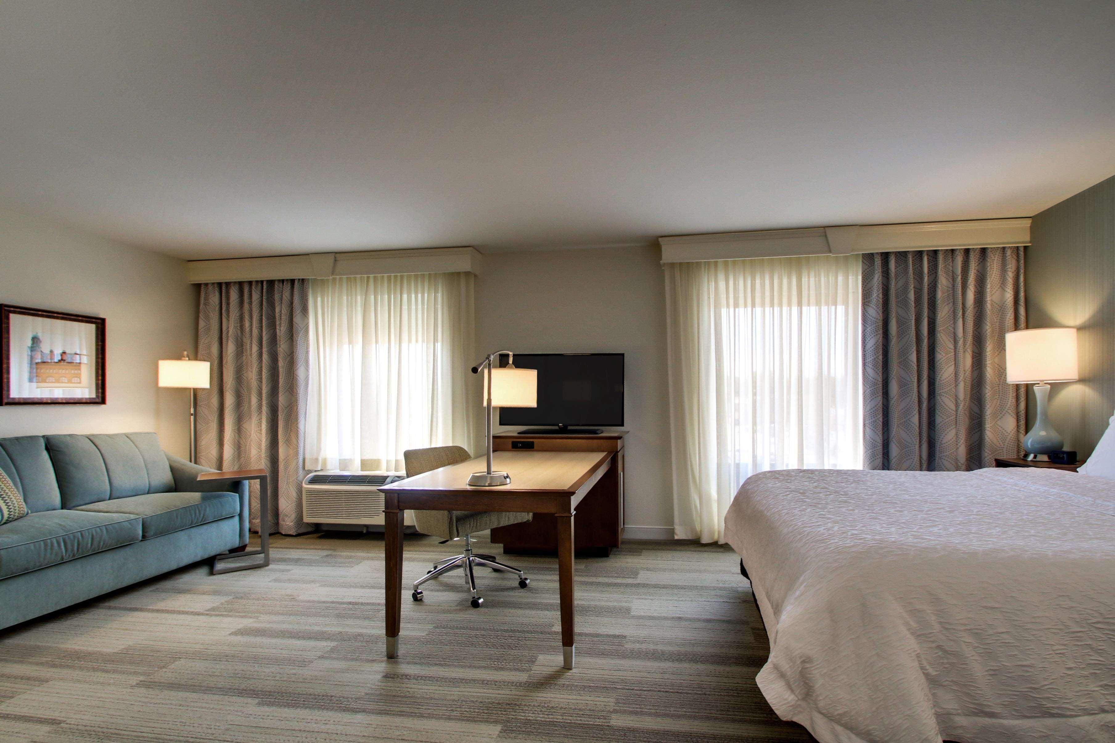 West Allis Hampton Inn & Suites Milwaukee West מראה חיצוני תמונה