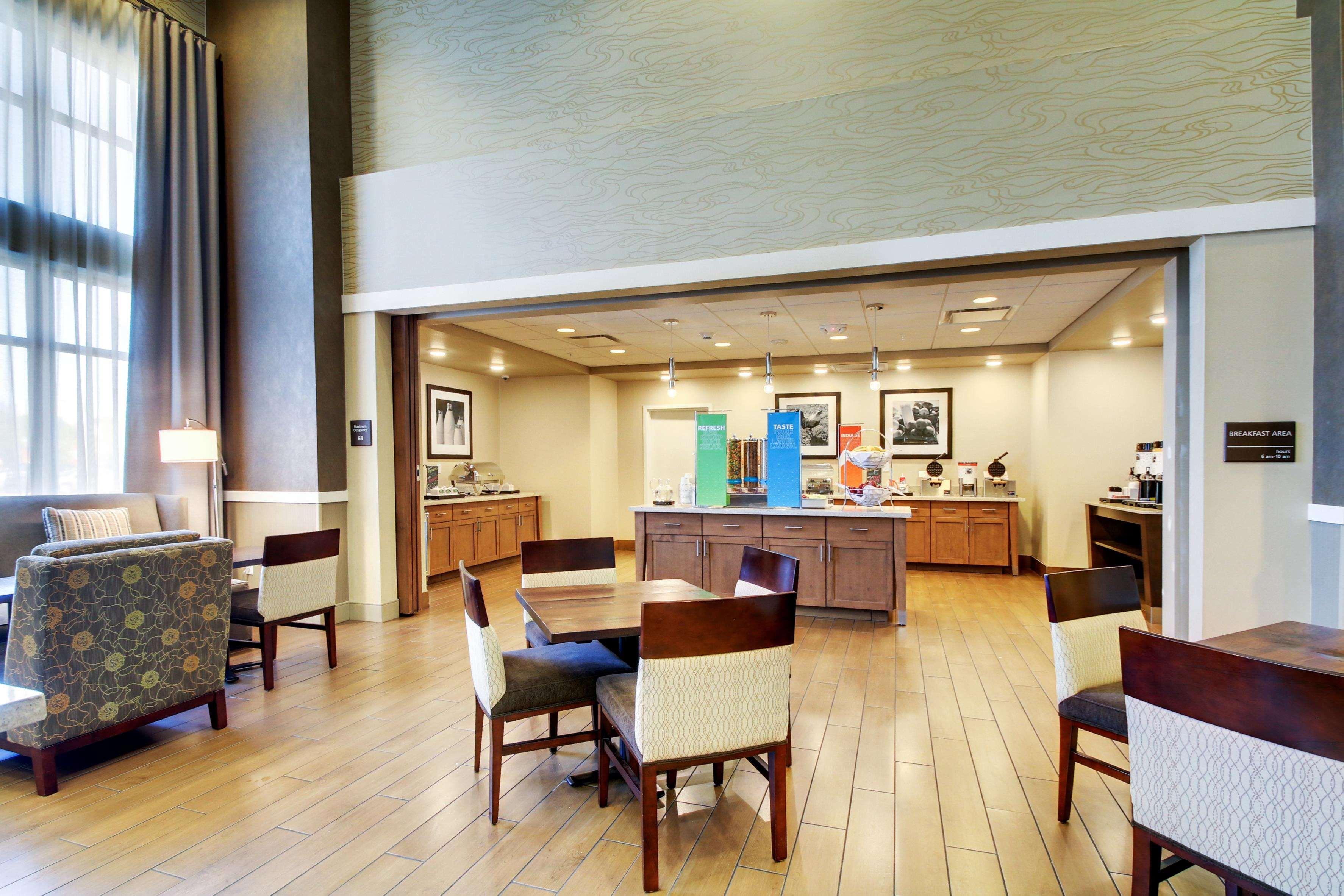 West Allis Hampton Inn & Suites Milwaukee West מראה חיצוני תמונה