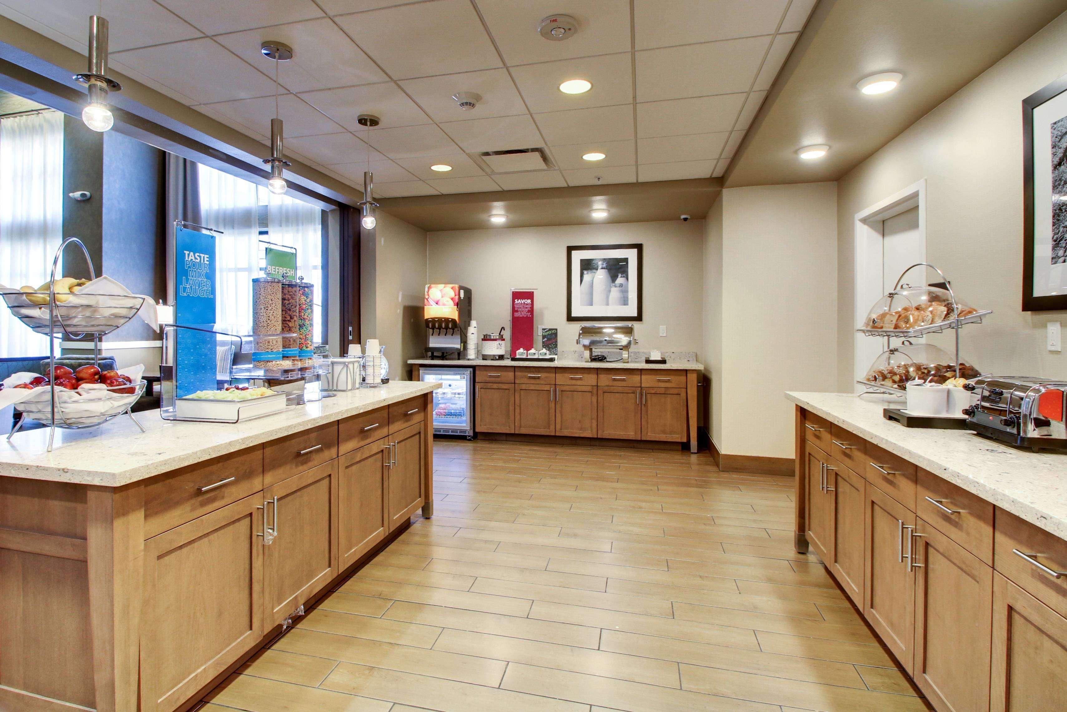 West Allis Hampton Inn & Suites Milwaukee West מראה חיצוני תמונה