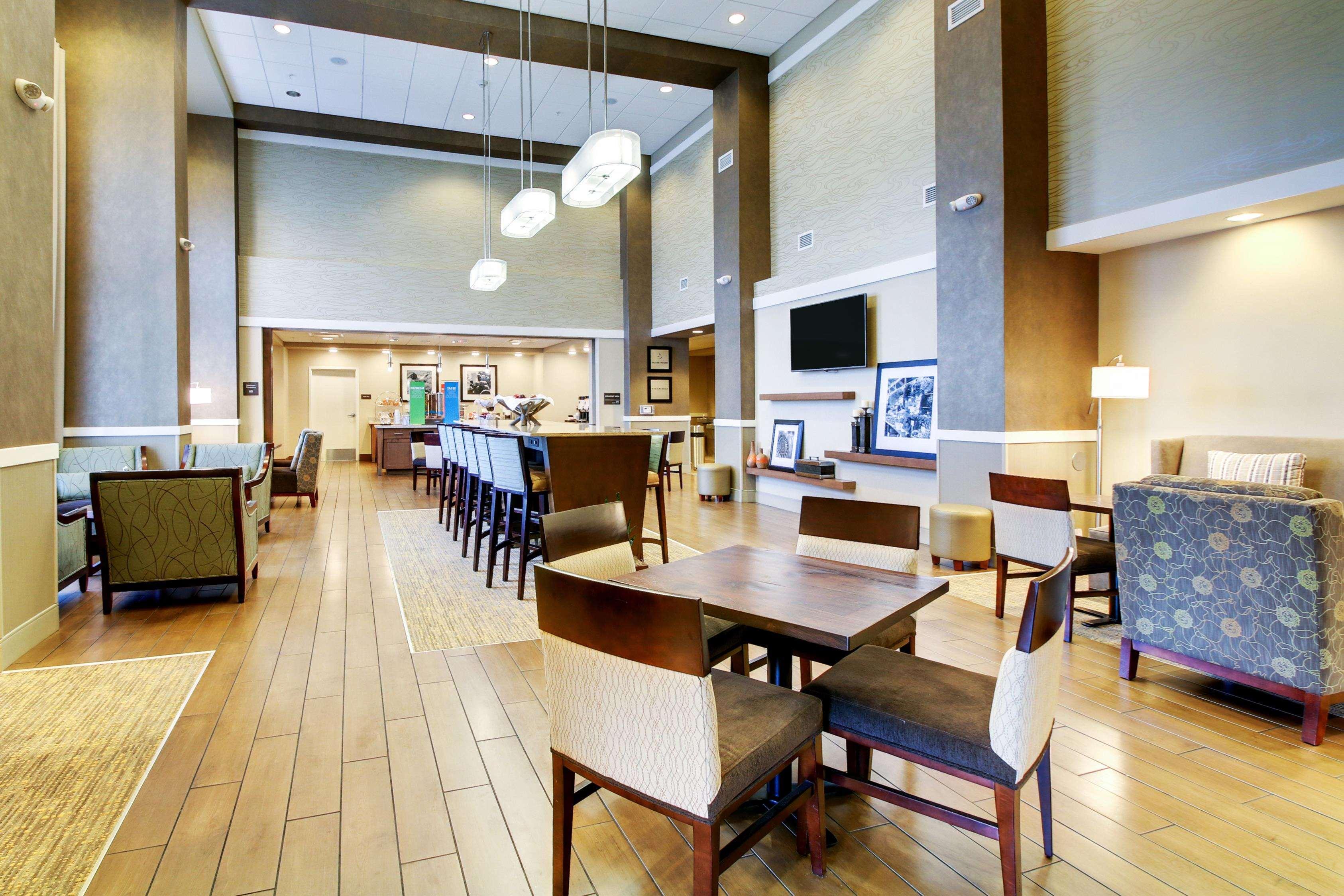 West Allis Hampton Inn & Suites Milwaukee West מראה חיצוני תמונה