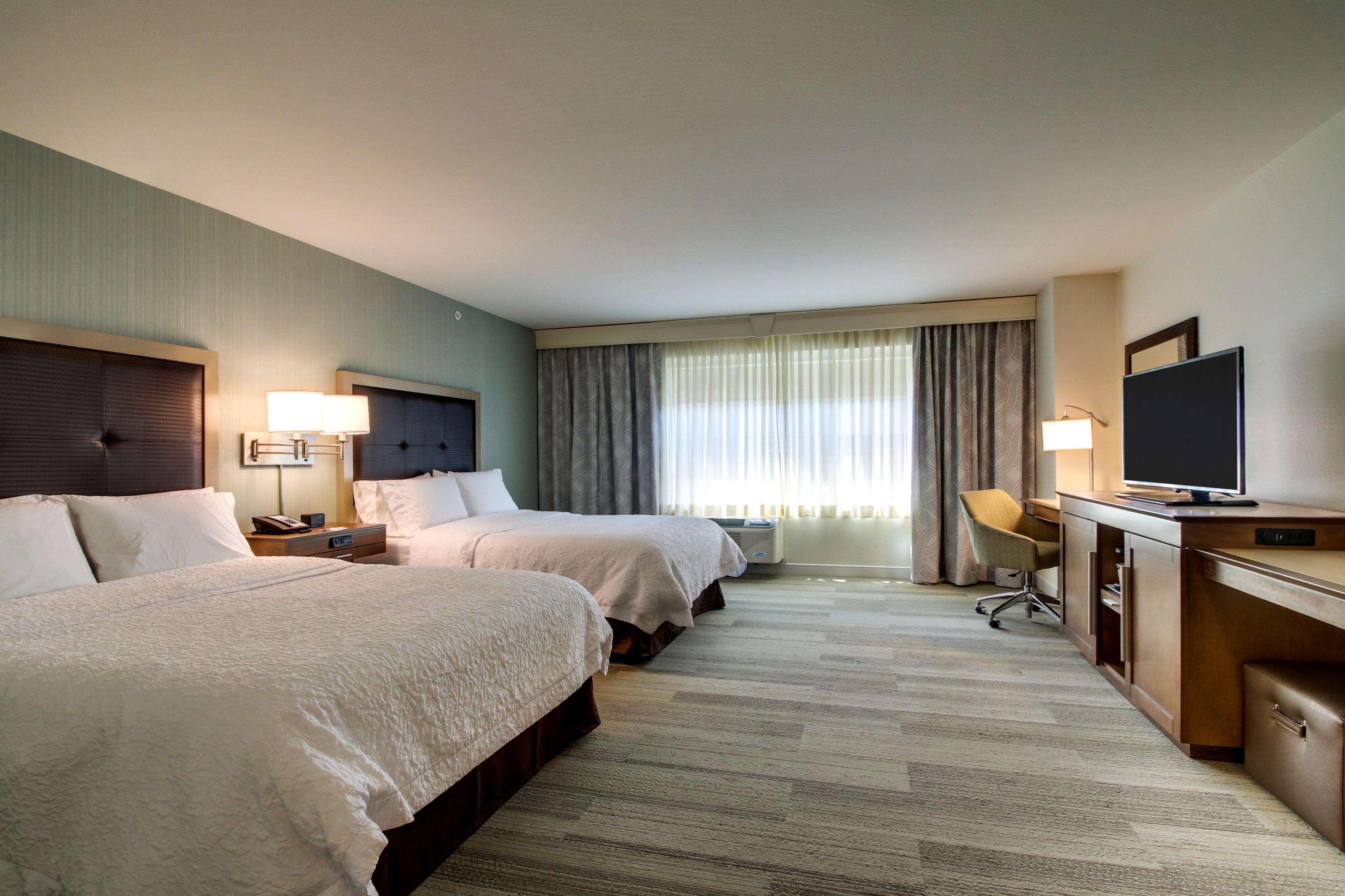 West Allis Hampton Inn & Suites Milwaukee West מראה חיצוני תמונה