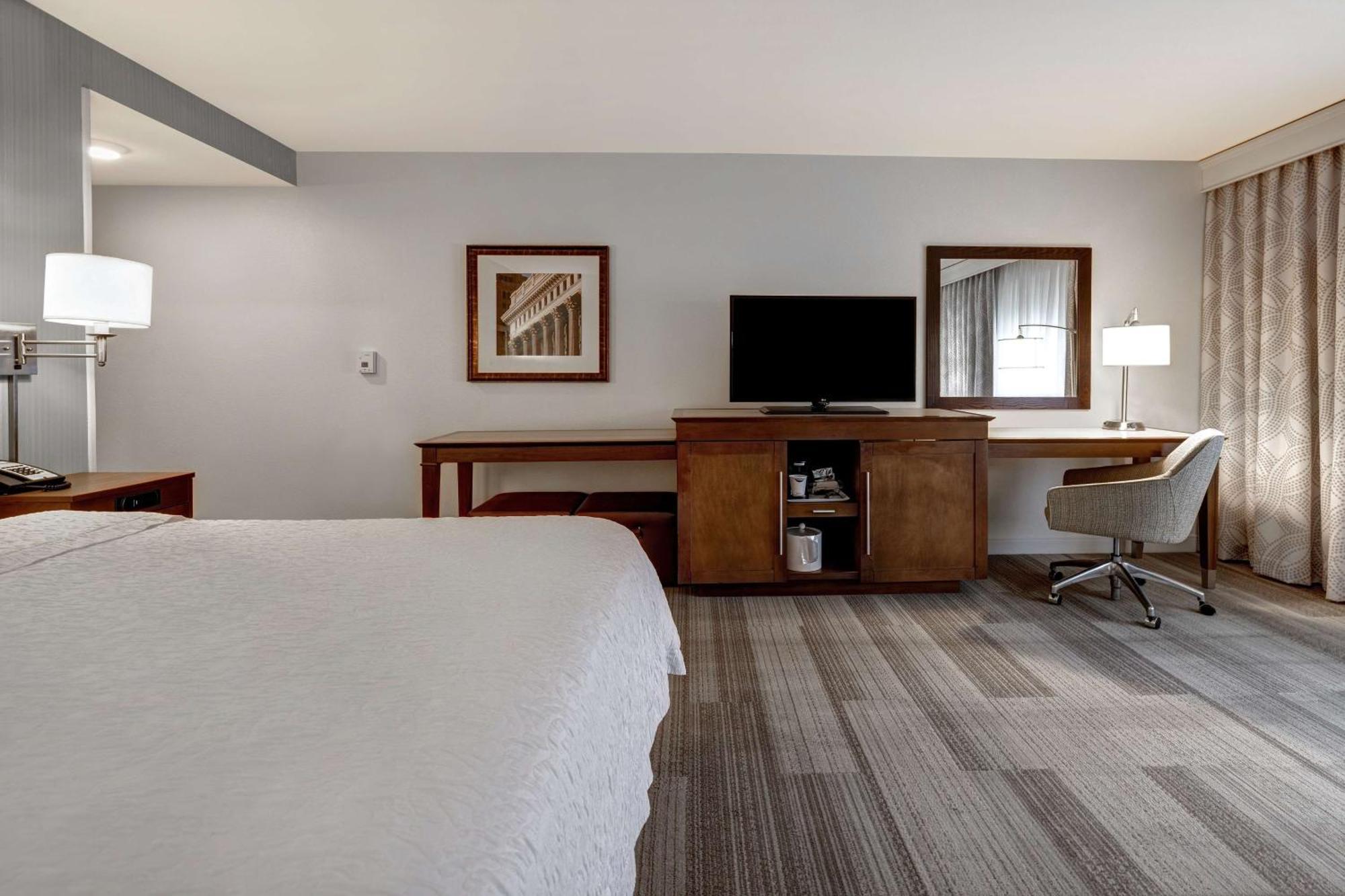 West Allis Hampton Inn & Suites Milwaukee West מראה חיצוני תמונה