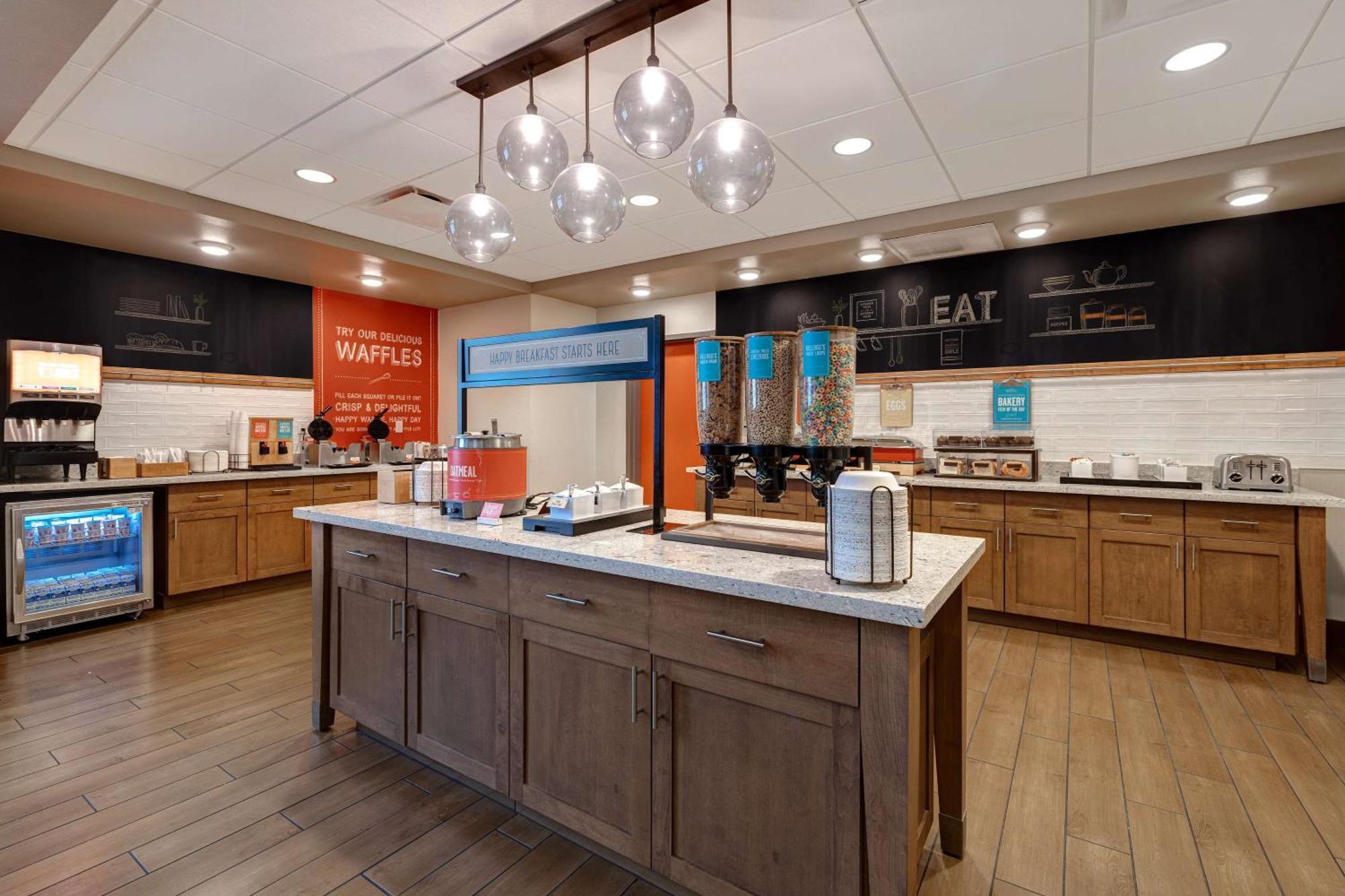 West Allis Hampton Inn & Suites Milwaukee West מראה חיצוני תמונה