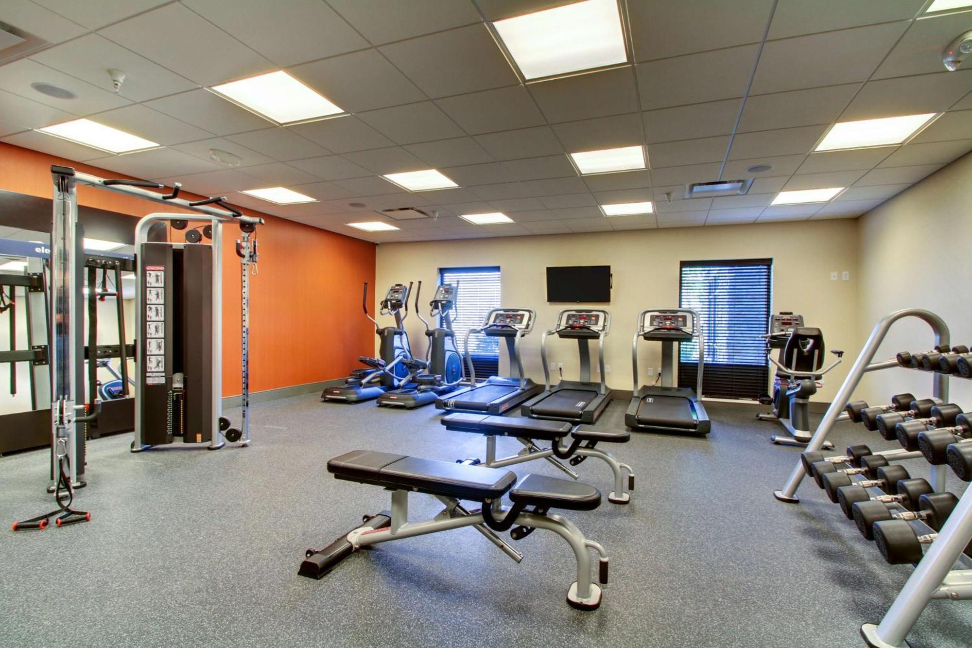 West Allis Hampton Inn & Suites Milwaukee West מראה חיצוני תמונה