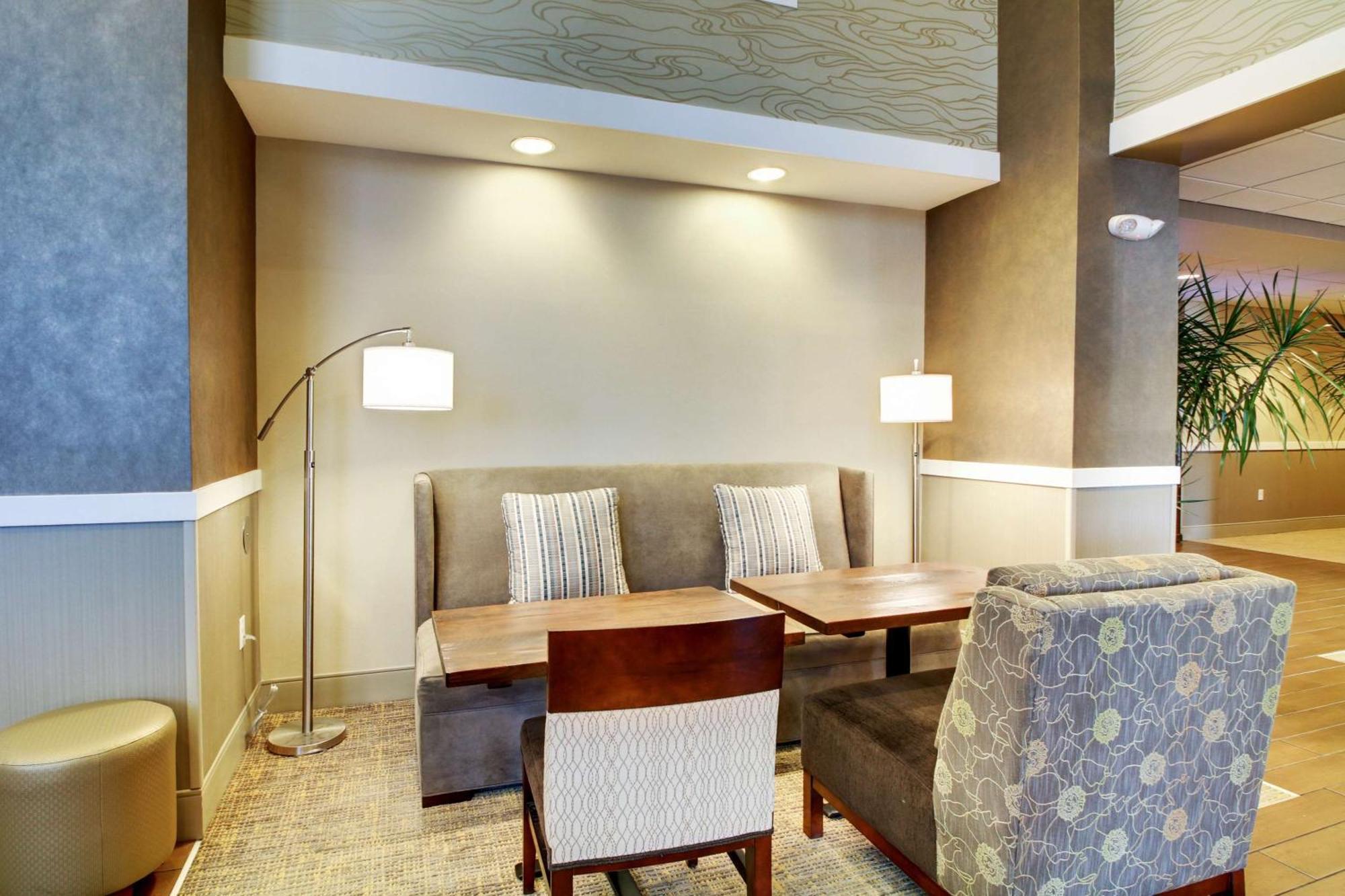 West Allis Hampton Inn & Suites Milwaukee West מראה חיצוני תמונה