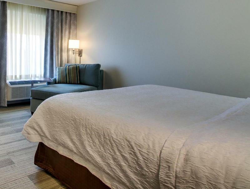 West Allis Hampton Inn & Suites Milwaukee West מראה חיצוני תמונה